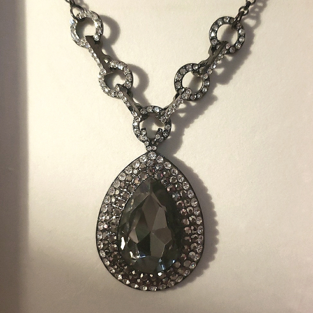 Vintage Necklace in a gift box.